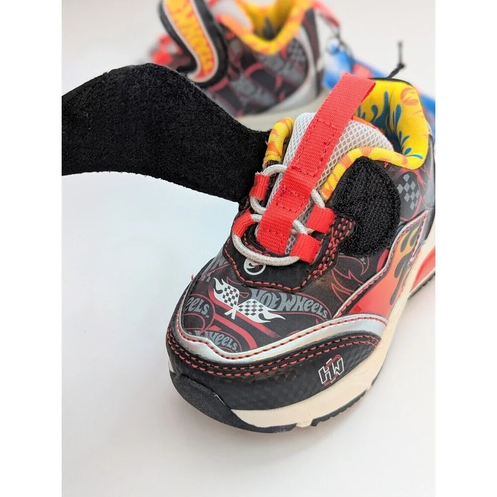 NWT Hot Wheels Toddler/Kids (Size 5) Light-Up Sneakers/Shoes w/Velcro Open Close